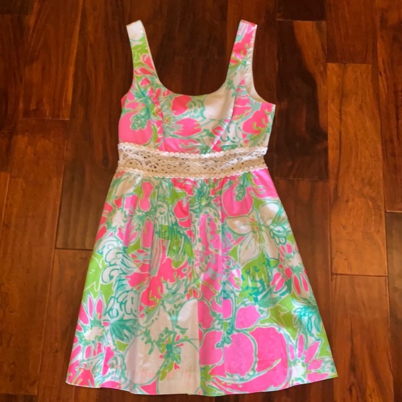 Lilly Pulitzer Dresses & Skirts - Fun Lilly dress